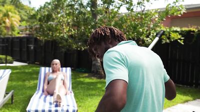 She ask me if i could spread lotion on her big natural breasts