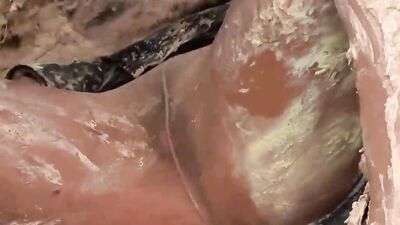 Messy lez babes fingering