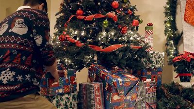 My Family Pies - Horny Sisters Get Brothers Cock For Xmas S1:E2