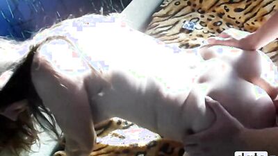 Amateur chick is being fucked and spanked in the morning