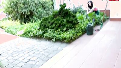 Elena Vega shows amazing dick-riding skills on the camera