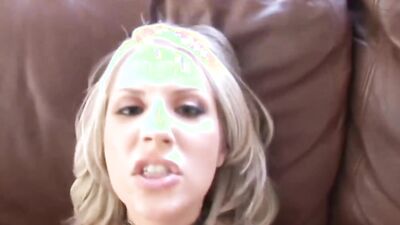 Sweet looking teen Chelsie Rae puts Lexington Steele's schlong in her snatch