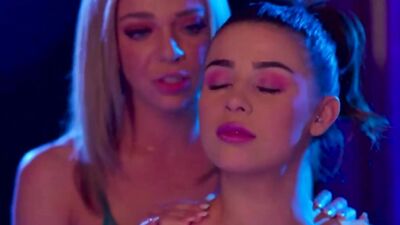 Kylie Rocker and Tiffany Watson are scissoring their wet cunts