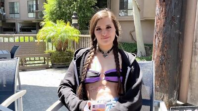 Gorgeous Luna Lovely is sucking a horny chap's hard dong