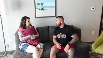 Horny stud Vince is banging chubby tattooed whore Neveah Rose