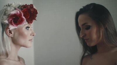Amirah Adara & Zazie Skymm are licking each other's twat