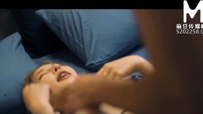 Lovely babe is getting fucked by her boyfriend in this amateur video