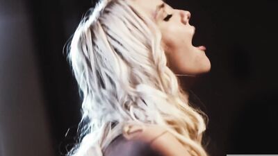 Smoking hot blonde chick is getting fucked in this raw scene