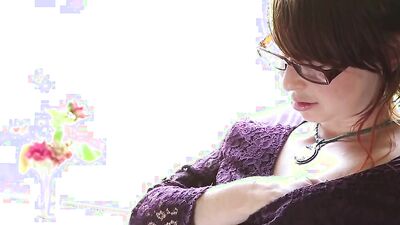 Amateur chick is rubbing her vulva in this homemade solo scene