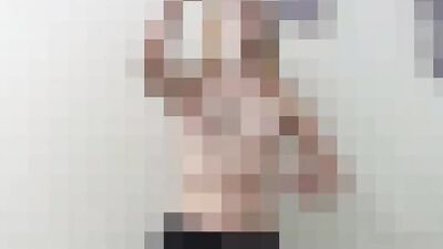 Babe gets her puss drilled with an enormous black dong