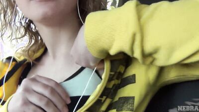 Amateur babe is drilling her tight cunt with plastic toy