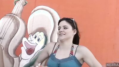 Amateur chick is rubning her clit in this homemade footage