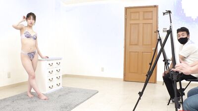 Cock hungry Japanese model rides photographer's hard prick on the ground