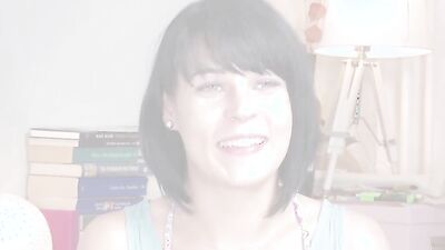 Marie McCray is rubbing her cherry in front of the cam