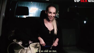 Jenny Simons gets fucked on the backseat by a perverted driver