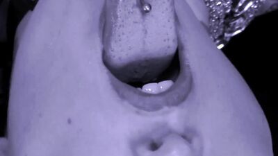 Naughty babe gets shagged on the couch in this raw footage