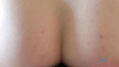Natalia Queen is wrapping her cherry around boyfriend's prick in the morning