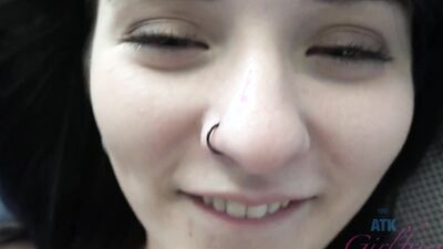 Amateur babe Sierra is riding boyfriend's prick in homemade POV