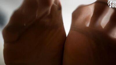 Lovely amateur babe gets her feet licked by a perverted boyfriend