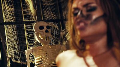 Destiny Cruz and her masked partner are shagging in this raw footage