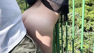 Risky tourist cumshot