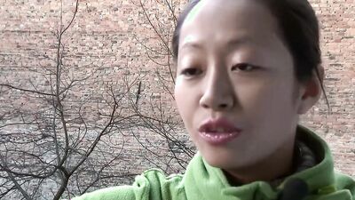 Ersties: Studentin Tyra liebt es, leidenschaftlich verführt zu werden