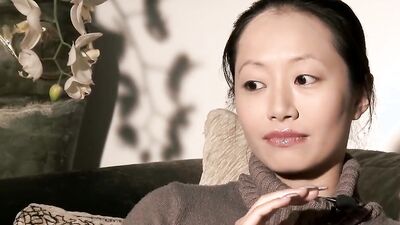 Ersties: Studentin Tyra liebt es, leidenschaftlich verführt zu werden