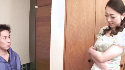 SEXY BABE MASTURBATES WITH A VIBRATOR BEFORE GETTING FUCKED