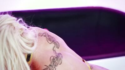 BABES LICK EACH OTHERS PUSSIES BEFORE RIDING A LONG COK