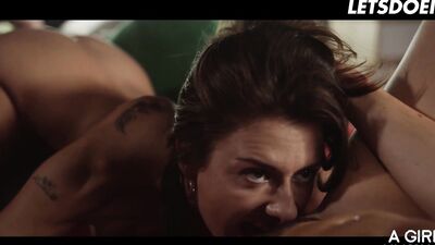 Sandra Wellness & Clea Gaultier Have Perfect Orgasms From Lesbian Sex - A GIRL KNOWS