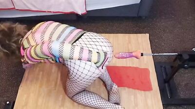 Essex Girl Lisa anal orgasms on the fucking machine