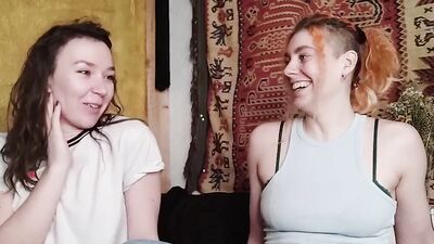 Ersties - Zora und Innana squirting während Lesbensex