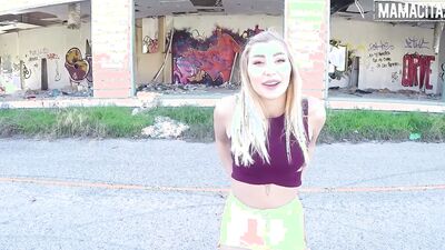 Blonde Beauty Vyvan Hill Gets To Fuck Horny Stud In Public - MAMACITAZ