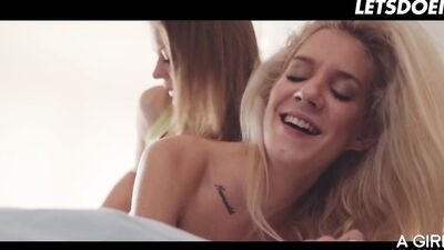 Sexy Babes Monique Woods & Merry Pie Share Vibrator In Romantic Lesbian Sex - A GIRL KNOWS