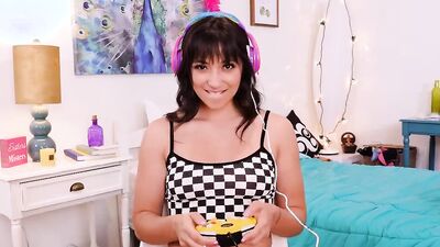 Naughty America - Teen Gamer Brooklyn Gray Fucks Live
