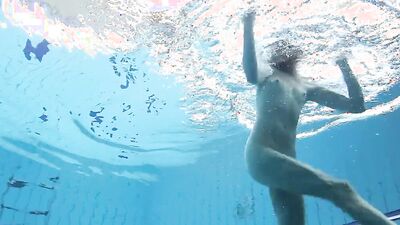 Watch them hotties swim naked in the pool