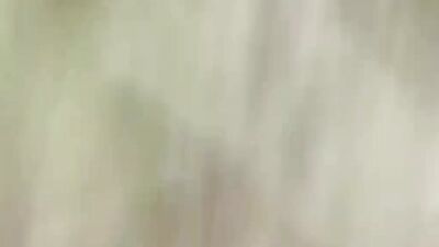 Lucky voyeur catches Asian women piss on camera