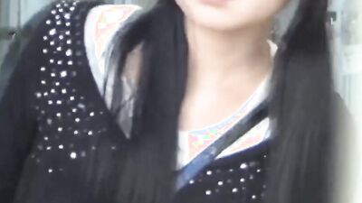 Lucky voyeur catches Asian women piss on camera