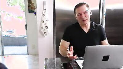 Sneaking Sex with My Stepdaughter
