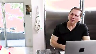 Sneaking Sex with My Stepdaughter