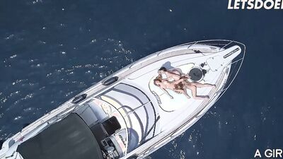 Kinky Babes Isizzu, Marilyn Crystal & Ginebra Bellucci Lesbian Fuck On Yacht - A GIRL KNOWS