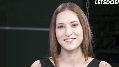 Super Hot Babe Can't Wait To Get Her Ass Filled With Huge Cock - HER LIMIT