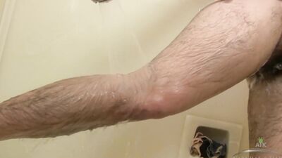 Sexy Harley Hex takes a shower