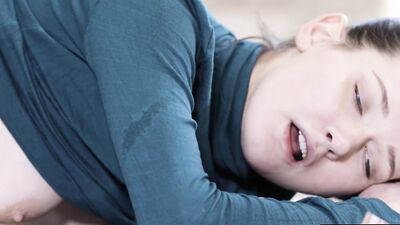 Cute teen lesbian brings her lover to orgasm