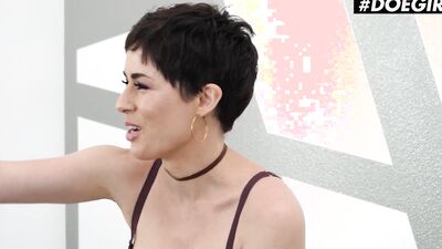 Big Tits Olive Glass Enjoys Solo Show By Fingering Her Twat - DOEGIRLS