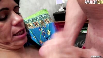 Hot Slut Floriana Banged Deep In Her Italian Twat By Mature Penis - AMATEUR EURO