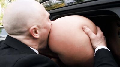 Blowing Off Her Security