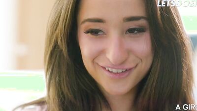 Slutty Roommates Isabella Nice, Scarlett Sage, Giselle Blanco Nasty Threeway - A GIRL KNOWS