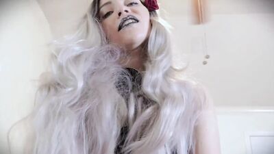 Vampire Seduction: Cum Milking Handjob (HALLOWEEN)