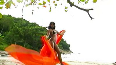 She wanted to make their vacation special by letting him fuck her in the ass